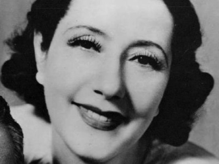 Campbell acted with Alfred Lunt and Lynn Fontanne and published a portrait of the pair in <em>Harper's Magazine.</em>