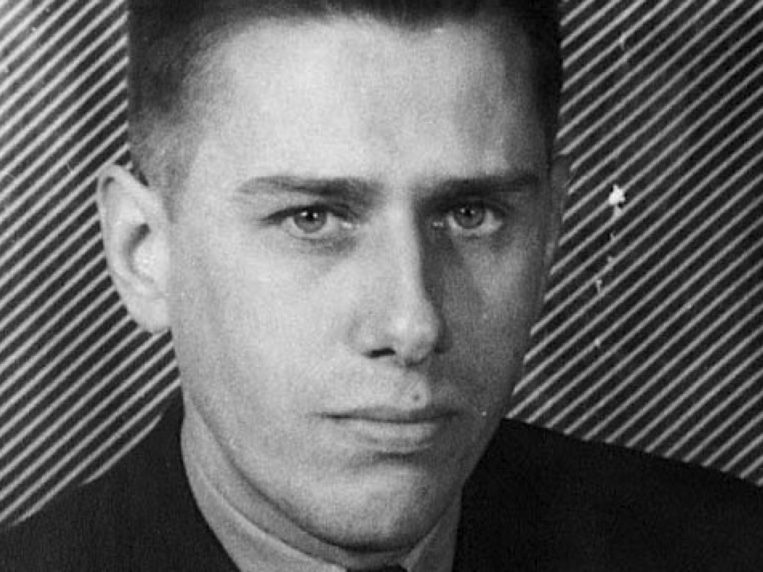 Artist Paul Cadmus’s studio was the site of the first meeting of Windham and Campbell. Campbell, then an undergraduate at Princeton, was modeling for Cadmus on the day when Windham paid a visit. Credit: Carl Van Vechten.